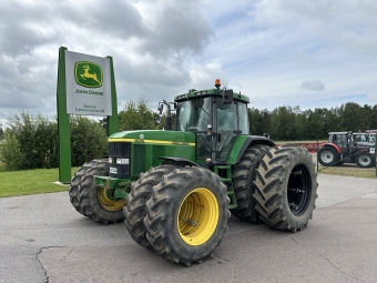 JD 7810 4WD TRAKTOR. BEG/FNP699 John Deere 7810 