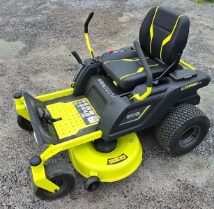 Ryobi ZeroTurn ZTR480ex vrigt ZTR480ex Fin batteridriven kgrsklippare ser ut som ny! Med upp till 2,5 timmes driftstid, tillrckligt fr att klippa upp till 12.000 m grsmatta p en full laddning. 
Uttagen 2023-05-30 Sljes fr kundsrkning.