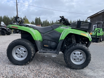 Arctic Cat 550 S H1 Efi Lime 4-Hjuling Arctic Cat 550 H1 EFI Nyservad
Servo
Vinsch fram
Radiostyrning vinsch bak
Ntkorg
100 mil