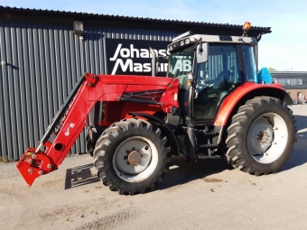 MASSEY FERGUSON 5480 DYNA 4 vrigt MASSEY FERGUSON 5480 DYNA 4 Uppdragsfrsljning
Lastare MF 955, Euro/SMS, 3:e funktion, hydr. lsning, lastdmpare
Hytt- och framvagnsfjdring
Motor- och kupvrmare
540 & 1000 varvs kraftuttag
3 dv uttag bak, LS
2 rotellor
Ljusramp fram och bak
440/65R28 95%
540/65R38 95%