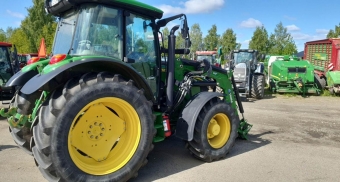 JOHN DEERE 5.125R John Deere 5125 R I mycket fint skick! Finns inte mycket anmrka p, traktor r i stort sett ny.  

Kontakta oss fr mer info. 0910-221703