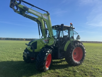 Claas 430 Arion Claas Arion 430 Mycket trevlig Traktor med lite timmar p mtaren (2569 )
Vxellda Dyna -4 ( 4 grupper 4 snabbvxlar)
lastare med Sms euro fste.Motor effekt 110 hp
fr mer info ring John 0498-654508 eller Tobbe 0498-654505
Fri frakt nynshamn eller oskarshamn 

