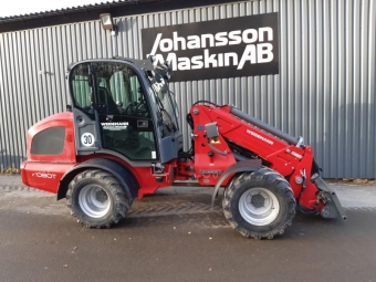 WEIDEMANN 2080T TELESKOPLASTARE vrigt WEIDEMANN 2080T TELESKOP Last arm dmpare
Trima /sms 3-e funk Multifaster
Dubbelverkande uttag bak
Motor o hydral oljetank vrmare
Stora Pumpen 32cc
30km/h
3-stift el fram
7-stift el bak
Deutz TCD 2.9 L4 55,4KW T4
425/55R17 AS Dck