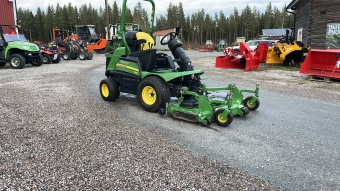 John Deere 1580 Frontgrsklippare John Deere 1580 Nyservad
Nya Knivar
Nya Framdck
Utrustad enligt nedan:
72 tums klippdck/182 cm brett klippdck
Mulchersats
Sidoutkast
Drag bak
Hg och lgvxel
Regnklderbox
Rattknopp
Professionell grnytesktsel
Hydrauluttag fram.
Fyrhjulsdrift.
Stesvrmare
Luftstol
kgrsklippare. Rotorklippare. Frontgrsklippare