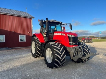 MF 7726S DVT Exclusive Dyna VT Massey Ferguson 7726S Ccls 190l/min, Bakskrmar 2,55 breda, Stegls,  2 elhydr. vent. joystick,Frontlyft 4,0T 1 DV uttag, Frontkraftuttag 6 sp. moturs, Bakaxel med kort axeltapp, PTO inv. vxl. 540/1000 flns-Std & Ekon PTO - el. vxling.
Hjul: Michelin XeoBib VF 710/60 R 42 & Alliance Agristar XL 710/55 R30. Ledade framsk. - extra breda, Ratt SpeedSteer (stllbar) Radio med Bluetooth och baslda, Teleskopiska vidvinkelspeglar, Datatronic 4 + Fieldstar 5 med GPS.
Trimble Auto Guide SM, 16 LED arbetsljus, Power Control & Multipad, 3-4:e el. ventil CCLS, minir., Pneumatisk och hydraulisk slpv-broms.
Framaxelfjdring, Superdeluxe luftfj. frarstol, Aktiv mekanisk hyttfjdring, - Automatisk luftkonditionering, Dubbla 120 A generatorer. Tidigare garen har lskat denna traktor men var sak har sin tid, alla servicear gjorda hos Imago sedan ny.
Fr mer info kontakta Tobbe: 0498-65 45 05 eller John 0498-65 45 08

