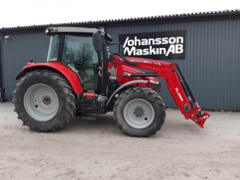 MASSEY FERGUSON 5713S DYNA-4 EFFICIENT MF 3823 vrigt MASSEY FERGUSON 5713S DYNA-4 Lastare FL 3823 Euro/Sms 3-e funk Dmpare
Vattenavskiljare Extra filter
El joystick 2x hudrual uttag + lastare
4x dubbelverkande uttag bak
OC 100L/min 540/540e/1000
600/65R38 480/65R28
2,28+frlng bakskrmar Ledade framskrmar
175A Generator