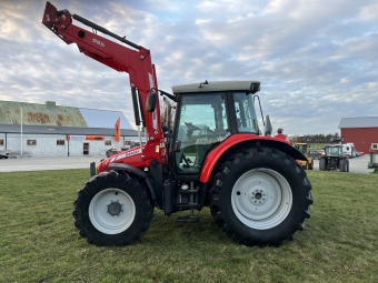 MF 6455 D6 T3 Comfort  med lastare MF955 Massey Ferguson 6455 Dyna-6 T3 Mycket trevlig Traktor som fungera mycket bra.
Har varit p alla service p Imago sedan traktorn var nstan ny.
Dyna 6 vxellda   
Ny renoverad vxellda och nyservad nu.
Vlutrustad. LS hydraulik 110 L/min 4 dubbelverkande urtag 2 mek
Steg 3 motor max 125 hp.AC 
Ring  till John 0498-654508 eller Tobbe 0498-654505

