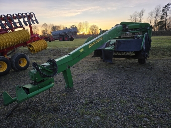 JOHN DEERE 730 ROTORSLTTERKROSS GROUPER John Deere 730 ROTORSLTTERKROSS GROUPER ARBETSBREDD 3 METER  CENTRUMDRAG  13/75X16 HJUL  GROUPER
...
MNR 5433
...
PRIS EXKL. MOMS: 95.000:-
...
Vi reserverar oss fr felskrivning. Kontakta alltid oss innan du ker och tittar, s vi kan skerstlla att maskinen finns p plats.
