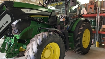 JOHN DEERE 6150R AP TRAKTOR John Deere 6150R COMMANDARM TRAKTOR AP  MICHELIN FLEX 650/65X42 540/65X30 CA 50%  TLS  HCS  LUFTSTE DELUXE
ELSPEGEL  VRIDB.FR.SKRM  CLIMA TRAC  AUTOTRAC AKTIVERING I SKRM  
PREMIUM RADIO  PASS.STE  EXTRA OLJA 14l  LS  3 DUBB.UTTAG
JD ELSERVO 3-F  DUBBLA.ROT.V.LJUS  BELYSNING 2 XENON  
VAGNSBROMS  TOUCHSCREEN  QUICKE Q6M LASTARE
...
MNR 16345
...
PRIS EXKL. MOMS: 790.000:-
...
Vi reserverar oss fr felskrivning. Kontakta alltid oss innan du ker och tittar, s vi kan skerstlla att maskinen finns p plats.
