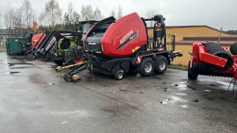 Inplastarpress Kverneland Flexiwrap 6716 Boggie Kverneland Flexiwrap 6716 Inplastarpress Monitorn ligger i skpet p vervningen i Hudiksvall 20250509 // HTH.