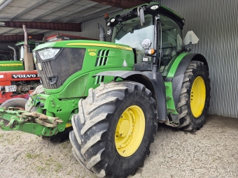 JOHN DEERE 6210R AP TRAKTOR FR.LYFT John Deere 6210R AP TRAKTOR FR.LYFT LUFTBROMSAR  FRONTLYFT AUTOTRAC READY
710/70X42 600/70X28 TRELLEBORG    
4 DUBB.UTTAG  AC  COMMANDARM
...
MNR 38420
...
PRIS EXKL. MOMS: 825.000:-
...
Vi reserverar oss fr felskrivning. Kontakta alltid oss innan du ker och tittar, s vi kan skerstlla att maskinen finns p plats.
