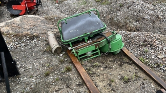 Uppsamlare John Deere Sperber-495/595 Sperber Uppsamlare Passar John Deere grsklippare 495 och 595.