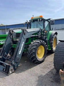 JOHN DEERE 6930 TRAKTOR John Deere 6930 TRAKTOR QUICKE Q75 LASTARE  ELSPEGLAR  AC 4DV. UTTAG BAK  LUFTSTOL  FJDRAD FRAMAXEL  HYDR. HYTTFJDRING
...
MNR 38446
...
PRIS EXKL. MOMS: 335.000:-
...
Vi reserverar oss fr felskrivning. Kontakta alltid oss innan du ker och tittar, s vi kan skerstlla att maskinen finns p plats.
