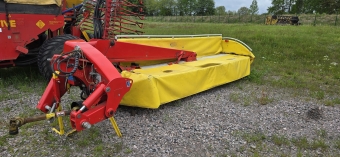 PTTINGER NOVACAT 442 ROTORSLTTER Pttinger NOVACAT 442 ROTORSLTTER ARBETSBREDD 4.40 METER  10 TALLRIKAR
...
MNR 38827
...
PRIS EXKL. MOMS: 110.000:-
...
Vi reserverar oss fr felskrivning. Kontakta alltid oss innan du ker och tittar, s vi kan skerstlla att maskinen finns p plats.
