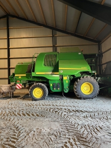 JOHN DEERE W650 SKRDETRSKA John Deere W650 SKRDETRSKA JOHN DEERE 625R SKRBORD  BORDVAGN
MOTORTIMMAR: 2685 VERKTIMMAR: 1770
...
MNR 14846
...
PRIS EXKL. MOMS: 1.050.000:-
...
Vi reserverar oss fr felskrivning. Kontakta alltid oss innan du ker och tittar, s vi kan skerstlla att maskinen finns p plats.
