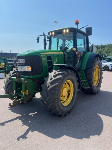 JOHN DEERE 6830 PREMIUM TRAKTOR FR.LYFT John Deere 6830 PREMIUM TRAKTOR FR.LYFT AUTOQUAD ECO  HEVA FRONTLYFT  650/65X38  540/65X28
MEK.SPAK TILL FRONTLYFT  FJDRAD FRAMAXEL  AC 
3.DUBBELVERKANDE UTTAG BAK  VAGNBROMS
...
MASKINNR 84658
...
PRIS EXKL. MOMS: 545.000:-
...
Vi reserverar oss fr felskrivning. Kontakta alltid oss innan du ker och tittar, s vi kan skerstlla att maskinen finns p plats.
