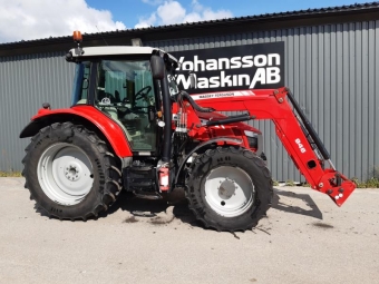 MASSEY FERGUSON 5713 SL MF 946 LASTARE vrigt MASSEY FERGUSON 5713 SL MF 946 VATTENAVSKILJ, OC 100L/MIN ELEKTRONISK JOYSTICK, 
540/540E/1000, 2,28 BRD BAKSKRM, LEDADE FRAMSKRM
540/65R38 440/65R28, DELUX LUFTSTOL, RADIO CD MP3, 
175A GENEATOR, UTTAG FR STARTHJLP
