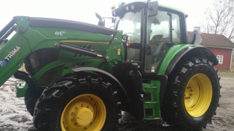 JOHN DEERE 6155M CQ ECO TRAKTOR John Deere 6155M CQ ECO TRAKTOR LASTARE AUTOTRAC READY  650/65X38 540/65X28  TLS  LUFTSTE DELUXE  HYDR. BROMS  IMMOBOLIZER
3 DUBB.UTTAG  114l PUMP VRIDB.FR.SKRM  PASS.STE  HYTTFJDRING  FLTKONTOR     
EXTRA OLJA 14l  PREMIUM BELYSNING  VAGNSBROMS  JD ELSERVO 3-F  
TRIMA Q6M LASTARE NR
...
MNR 21406
...
PRIS EXKL. MOMS: 895.000:-
...
Vi reserverar oss fr felskrivning. Kontakta alltid oss innan du ker och tittar, s vi kan skerstlla att maskinen finns p plats.
