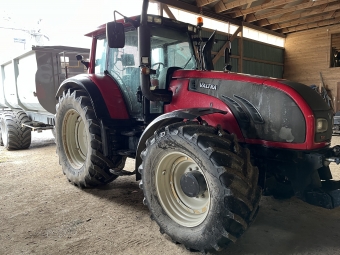 VALTRA T202 DIRECT TRAKTOR Valtra T202 DIRECT TRAKTOR FRONTLYFT 1 DV UTTAG  540/65X30 650/65X42  4 DV UTTAG BAK
...
MNR 
...
PRIS EXKL. MOMS: 525.000:-
...
Vi reserverar oss fr felskrivning. Kontakta alltid oss innan du ker och tittar, s vi kan skerstlla att maskinen finns p plats.

