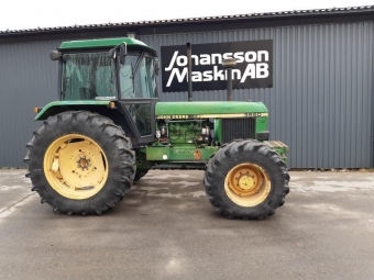 JOHN DEERE 3650 SKOGSUTRUSTAD vrigt JOHN DEERE 3650 SKOGSUTRUSTAD Uppdrag 195000 ex moms
18,4-38 16,9-24
2x dubbelverkande uttag bak + fri rutur
Ca 130Hk
Fljer med bukskydd, skrmar fram samt vndbar skogsstol
Breda Twindck finns att kpa till ink flg
