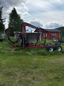 PATRUUNA SKOGS VAGN 8TON vrigt PATRUUNA SKOGS VAGN 8TON Uppdrag
Momsfri 55000
vagnstyrning
Hydrualiska stdben
Kraftig Dubbelram 
2-spaks
400/60-15,5 
runtom svng rotatorn
str i Lillsele
momsfri