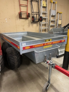 KRANMAN FL400 KRRA Kranman FL400 KRRA STORA DCK  TIPPBAR  NYSKICK
...
MNR 39181
...
PRIS EXKL. MOMS: 24.000:-
...
Vi reserverar oss fr felskrivning. Kontakta alltid oss innan du ker och tittar, s vi kan skerstlla att maskinen finns p plats.
