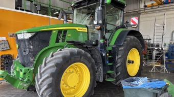 JOHN DEERE 7R 330 E23 TRAKTOR FR.LYFT John Deere 7R 330 E23 TRAKTOR FR.LYFT ACTIVE SEAT II  5 DV UTTAG  SF6000 SF3 & RTK
IF710/75R42  IF650/60R34  LUFTBROMS  FRONTLYFT
...
MNR 30100
...
PRIS EXKL. MOMS: 2.550.000:-
...
Vi reserverar oss fr felskrivning. Kontakta alltid oss innan du ker och tittar, s vi kan skerstlla att maskinen finns p plats.
