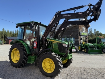 Traktor John Deere 5058E med XS2 Quicke lastare John Deere 5058E Denna maskin omfattas ej av ML Trygghetskp 3mn/100tim
Maskinen sljes fr kunds rkning utan garanti.
Fr mer information kontakta din sljare.

Frontlastare med hydrauliskt redskapsfste Quicke X2S
Kamera fram och bak
Arbetsbelysning bytt till led 4 st
Motor och cupevrmareuttag
