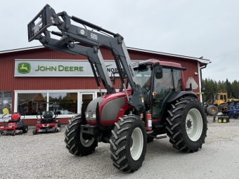Traktor VALTRA A75 med Valtra 35 Lastare (l) Valtra A75 