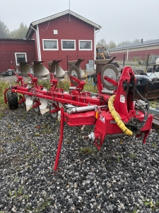AGROLUX 5975 AX 5 SKR Agrolux 5975 AX Agrolux 5975 AX
5skr vxelplog.
2012.
Bra slitdelar.