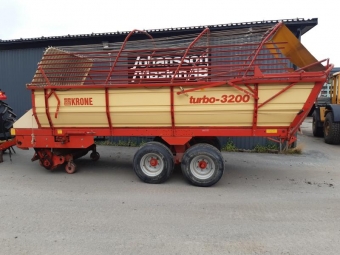KRONE TURBO 3200 SJLVLASTARVAGN vrigt KRONE TURBO 3200 SNITTVAGN 15,0/55-17
Snittvagn ca 30 knivar
myrsyra pump