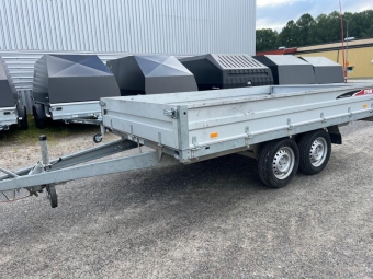 TYSSE BOGGIEVAGN 2000/1553KG 180X320 -19 vrigt TYSSE BOGGIEVAGN 2000/1553KG FLLBARA LMMAR
SOMMAR & VINTERDCK
Besiktning senast:2025-08-26
Str i Arnsvall