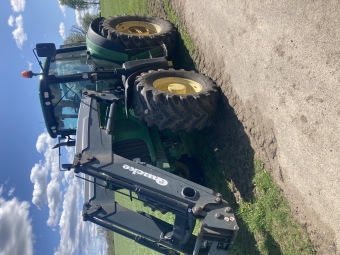 JOHN DEERE 6920S AP CAB PLUS TRAKTOR John Deere 6920S AP CAB PLUS TRAKTOR LASTARE QUICKE Q75 EURO/SMS. JD ELSERVO LASTARSPAK.
650/65X38 10% 540/65X28 15% 
3 DUBB.UTTAG BAK
...
PRIS EXKL. MOMS: 325.000:-
...
MNR 14996
...
Vi reserverar oss fr felskrivning. Kontakta oss alltid innan du ker och tittar, s vi kan skerstlla att maskinen finns p plats.
