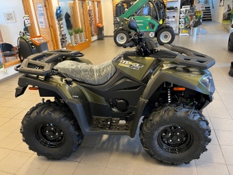 Fyrhjuling Kymco MXU 550i EPS T3B Grn Kymco 550i EPS T3b med Vinsch KYMCOs ATVer r konstruerade fr bde
dagligt arbetet och fritid.
Traktorregistrerad.
3 rs fabriksgaranti.
Kraftig LED-belysning vid nattarbete.
LED-signalljus.
Effektiv svngradie.
Vikt 372 kg.
Urkopplingsbar 4-hjulsdrift.

Stora dck tillkommer