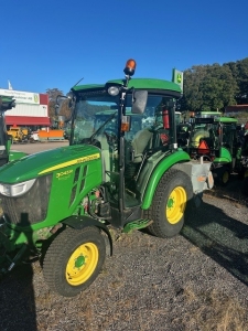 JOHN DEERE 3045R KOMPAKTTRAKTOR John Deere 3045R KOMPAKTTRAKTOR EXTRALJUS FRAM OCH BAK  ROTERANDE LJUS  FRAMSKRMAR  FRONTLYFT
AC  RADIO  LUFTSTOL  E-HYDROSTAT  GASAUTOMATIK
FJRS 175 VIKPLOG  FJRS 400/1100 SJLVLASTANDE SPRIDARE
TRAKTORN R NYSERVAD
...
MNR 26003
...
PRIS EXKL. MOMS: 425.000:-
...
Vi reserverar oss fr felskrivning. Kontakta alltid oss innan du ker och tittar, s vi kan skerstlla att maskinen finns p plats.
