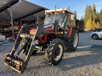 Traktor Zetor 7045 med l 3301 US-Lastare Zetor 7045 med l 3301 lastare Denna maskin omfattas ej av ML Trygghetskp 3mn/100tim
Maskinen sljes fr kunds rkning utan garanti.
Fr mer information kontakta din sljare.
