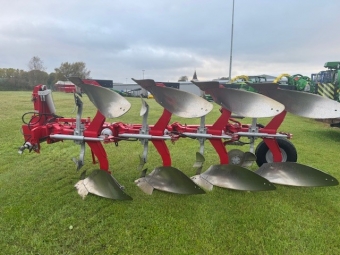 AGROLUX MRT 4975 AX VXELPLOG Agrolux MRT4975 AX VXELPLOG FRPLOG  SKIVRIST  KNIVRIST  FRBREDDARE
...
MNR 12364
...
PRIS EXKL. MOMS: 115.000:-
...
Vi reserverar oss fr felskrivning. Kontakta alltid oss innan du ker och tittar, s vi kan skerstlla att maskinen finns p plats.

