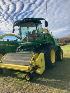 JOHN DEERE 8500 SJLVGENDE EXAKTHACK John Deere 8500 SJLVGENDE EXAKTHACK JOHN DEERE 639 PICK UP  
DRIFTSTID: CA 3050 MOTOR-/ 1900 TRUMMA
...
MNR 38498
...
PRIS EXKL. MOMS: 2.495.000:-
...
Vi reserverar oss fr felskrivning. Kontakta alltid oss innan du ker och tittar, s vi kan skerstlla att maskinen finns p plats.
