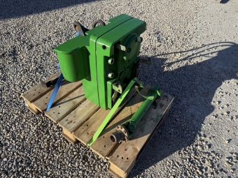 Frontkraftuttag Orginal Front PTO John Deere John Deere PTO Frontkraftuttag 
Passar 6000 serien
Har suttit på John Deere 6410