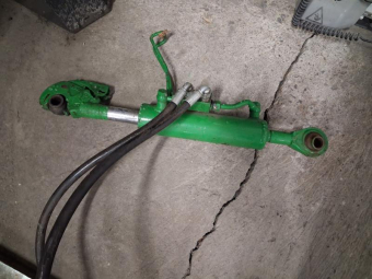 HYD TRYCKSTÅNG CAT 2 Övrigt HYD TRYCKSTÅNG CAT 2 Uppdrag
min 50 max 70 mellan hylsorna