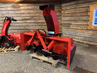 Snöfräs Tokvam 220 THS med K-axel Tokvam 220 THS snöfräs med hydr.torn Snöfräs Tokvam 220 THS med hydrauliskt utkastartorn
Arbetsbredd: 220cm
Kasthjulets diameter: 70 cm
Effektbehov: Från 40 hk
23535 K-Axel ingår
Tillbehör: 
10653 Höger kantvinge +12cm 5.000kr+m
11127 Hydraulisk riktningsklaff 5.000kr+m

Alla priser exkl. moms