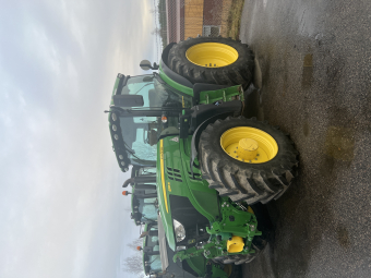 Traktor John Deere 6155R John Deere 6155R Ultimate Edition FIn 6155R med lite timmar.
Förberedd för frontlastare.

Ring för mer info.