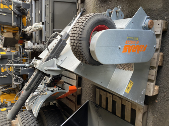 FJÄRÅS 500/1200 SANDSPRIDARE Fjärås 500/1200 SANDSPRIDARE SJÄLVLASTANDE  NYSKICK
...
MNR 27388
...
PRIS EXKL. MOMS: 35.000:-
...
Vi reserverar oss för felskrivning. Kontakta alltid oss innan du åker och tittar, så vi kan säkerställa att maskinen finns på plats.
