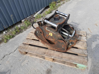 TIMMERGRIP S40 Övrigt TIMMERGRIP S40 Uppdrag
Det följer med en 50mm Tapp för kranmontage