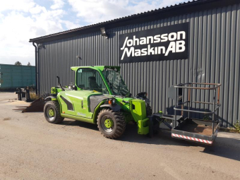 MERLO P25.6 TELESKOPLASTARE Övrigt MERLO P25.6 TELESKOPLASTARE Planerskopa 180 Hydaliska Pallgaffel 5ton 120 ben 1500 ram
Person korg med manövrering för 2 pers
P25,6 Max last 2500kg
Tillverkad 2011