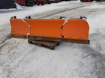 OPTIMAL UPX-PLOG 300 SMS Övrigt OPTIMAL UPX-PLOG 300 SMS 99500 ex moms Demokörd
Ledbelysning Trima sms fäste Bultat
Kan fås med andra fästen typ L30 Euro mm
https://www.trejon.se/se/u-plog-trejon-optimal-upx300-145.html
stål 2 st 4001878-1 och
2 st  4001713-1