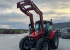 MF 6455 T3 Comf lastare MF945 Massey Ferguson 6455 i fint skick! bra däck, 520/70 R38 480/65 R28, Lastare MF 945 i orginaljoystick, dämpare 3dje funktion hydraulisk låsning. 
CCLS 110 l/min, 2 elhydr. + 2 mek. vent: SMS joystick samt mek. nolläckage, kickout & flytläge, Ekonomikraftuttag.
Ledade framskärmar - 410 mm breda, 2,28 m breda bakskärmar med skärmförlängare, Radio med CD-spelare & MP3, Aux ingång i fronten
Roterande varningsljus och EU-godkänd LGF-skylt, Dubbla elektriska uttag i hytten, inkl. kontakt.
Extra färdljus på hyttstagen och arbetsljus på bakskärmarna, Comfort Plus-paket, Driven framaxel med Quadlink fjädring, Autodrive.

För mer info kontakta John Tel: 0498-65 45 08 
 MF 6455 T3 Comf lastare MF945