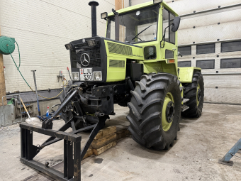 Traktor MB Trac 900 Turbo frontlyft/PTo MB Trac 900 Turbo med frontlyft/pto Traktorn är i orginalskick.
Helt rostfri.
I mycket fint skick. 
Ring för pris.