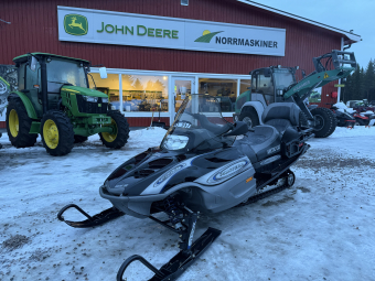 Snöskoter ARCTIC CAT PANTERA 550 Arctic Cat PANTERA 550 Denna maskin omfattas ej av ML Trygghetsköp 3mån/100tim
Maskinen säljes för kunds räkning utan garanti.
För mer information kontakta din säljare.

330 MIL
EL-START
BACK
DRAG