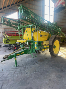 JOHN DEERE M732 SPRUTA John Deere M732 SPRUTA 300/95X46  FAST SPÅRVIDD 180/210  12/24 METERS RAMP
ELEKTROHYDRAULISK FÄLLNING RAMP  
PREPARATFYLLARE MED SPOLMUNSTYCKE
...
MNR 24987
...
PRIS EXKL. MOMS: 349.000:-
...
Vi reserverar oss för felskrivning. Kontakta alltid oss innan du åker och tittar, så vi kan säkerställa att maskinen finns på plats.

